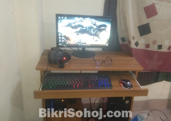 Full Gaming Computer Core I5 10th Gen 19'' Monitor